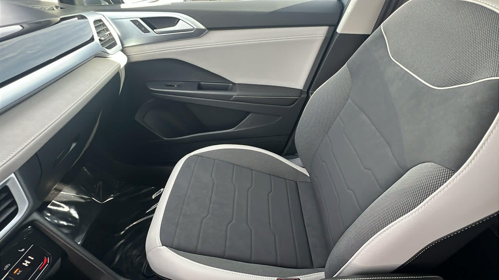 Thumbnail: 2026 Volkswagen Taos - 12