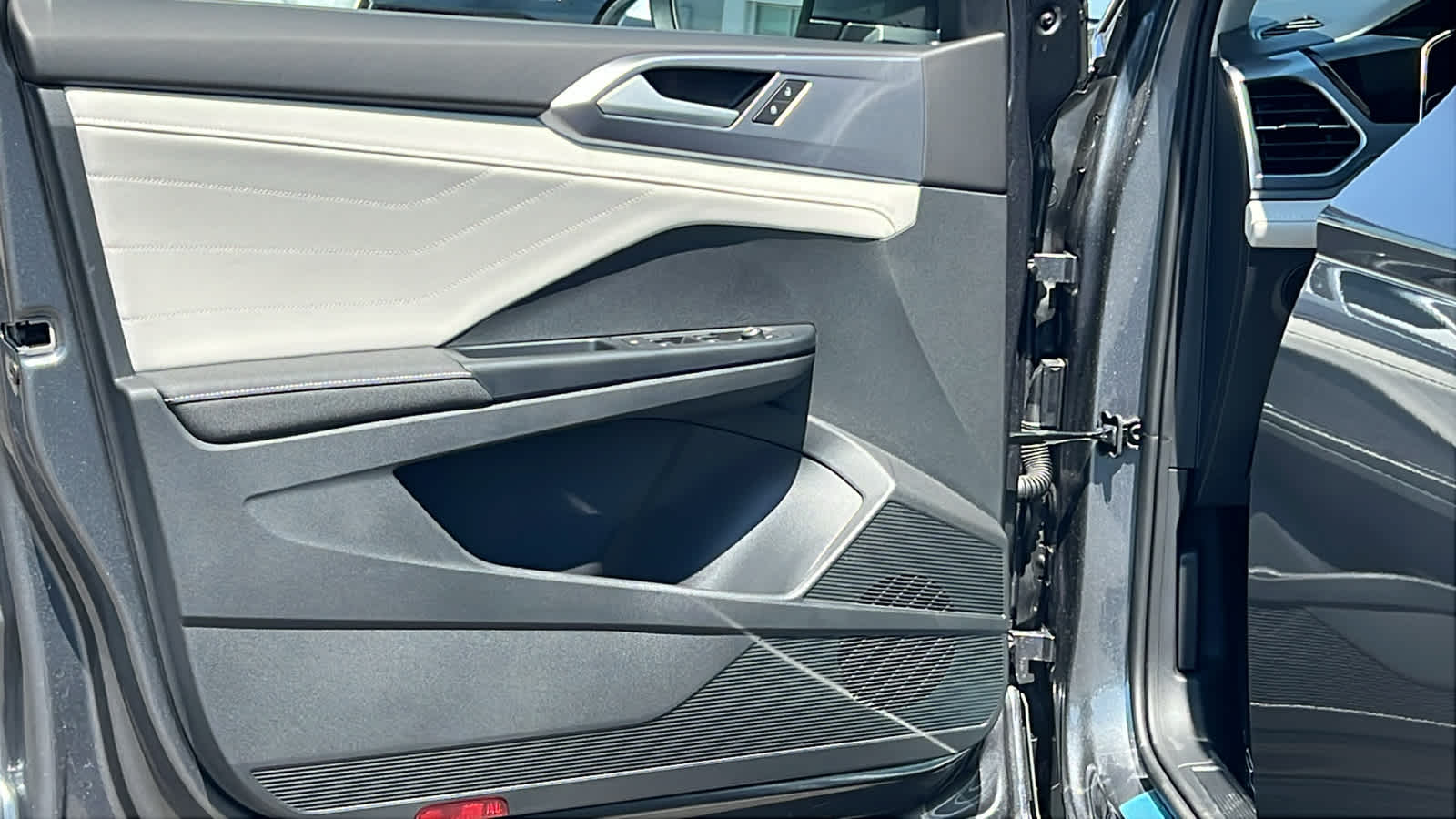 Thumbnail: 2025 Volkswagen Taos - 23