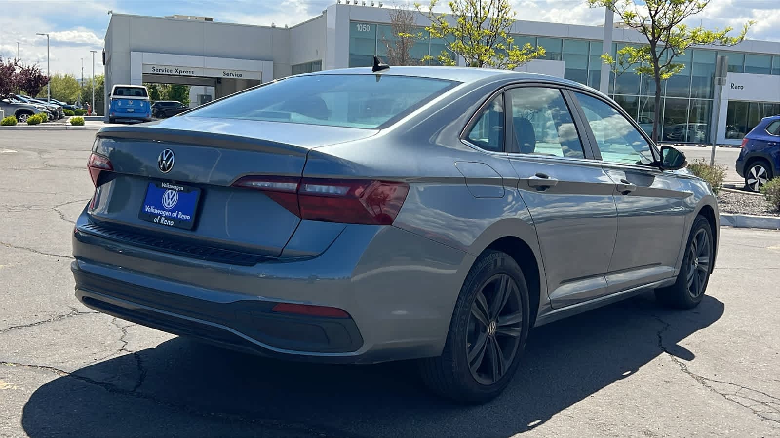 Thumbnail: 2022 Volkswagen Jetta - 5