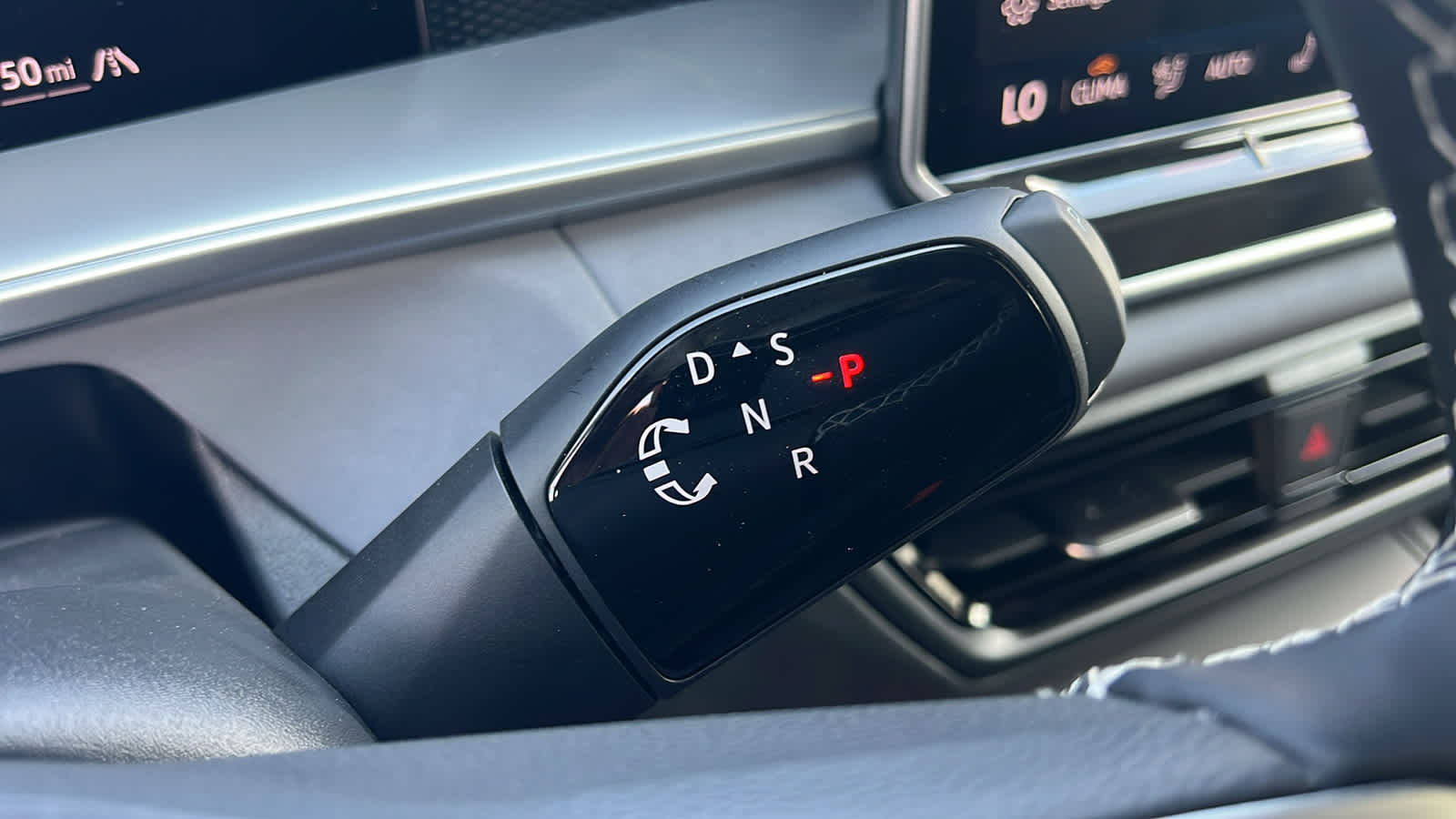 Thumbnail: 2025 Volkswagen Tiguan - 13