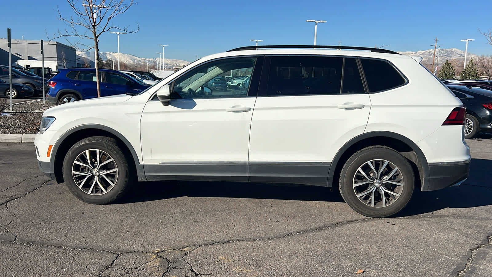 Thumbnail: 2020 Volkswagen Tiguan - 8