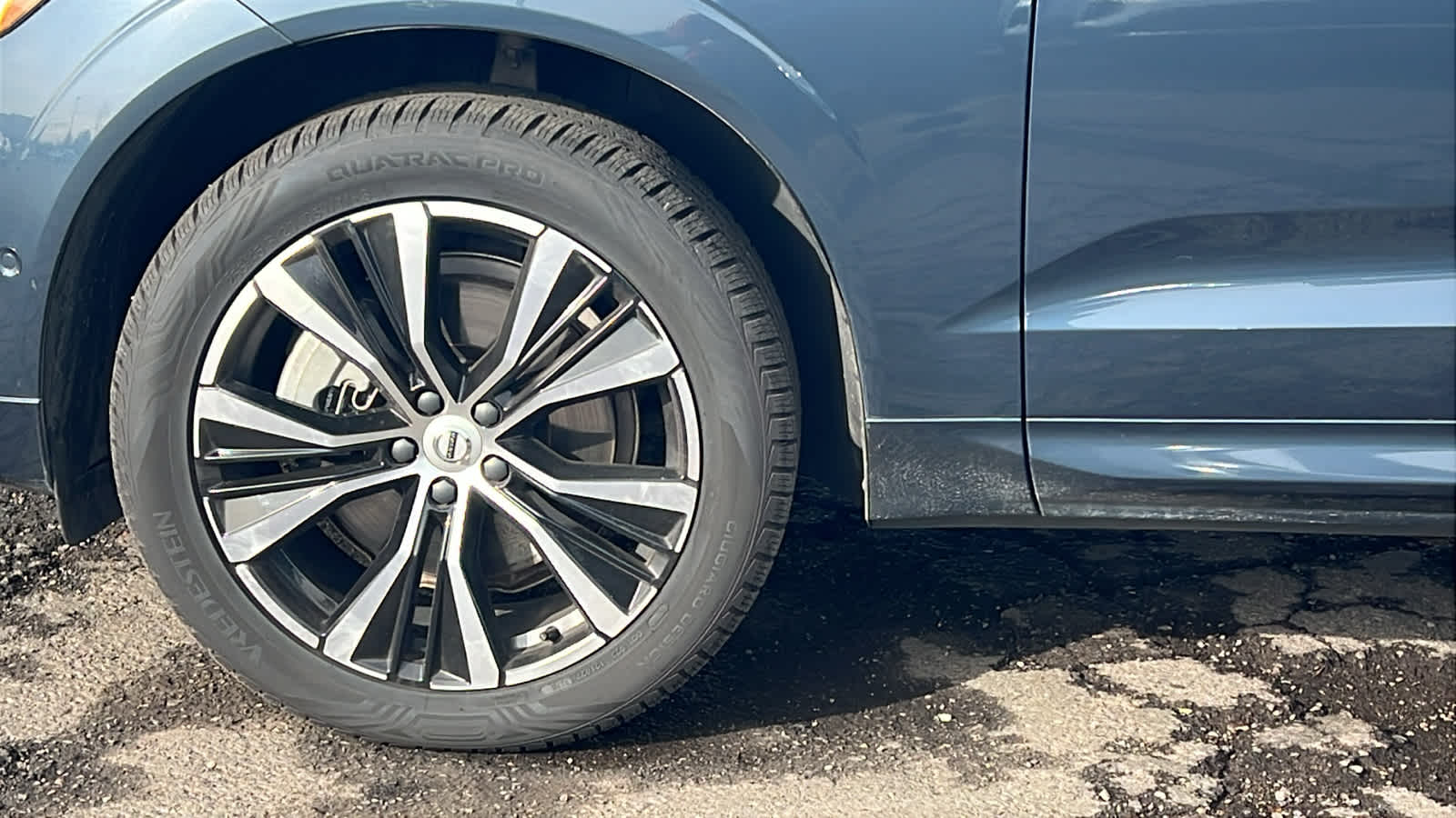 Thumbnail: 2023 Volvo XC60 - 9