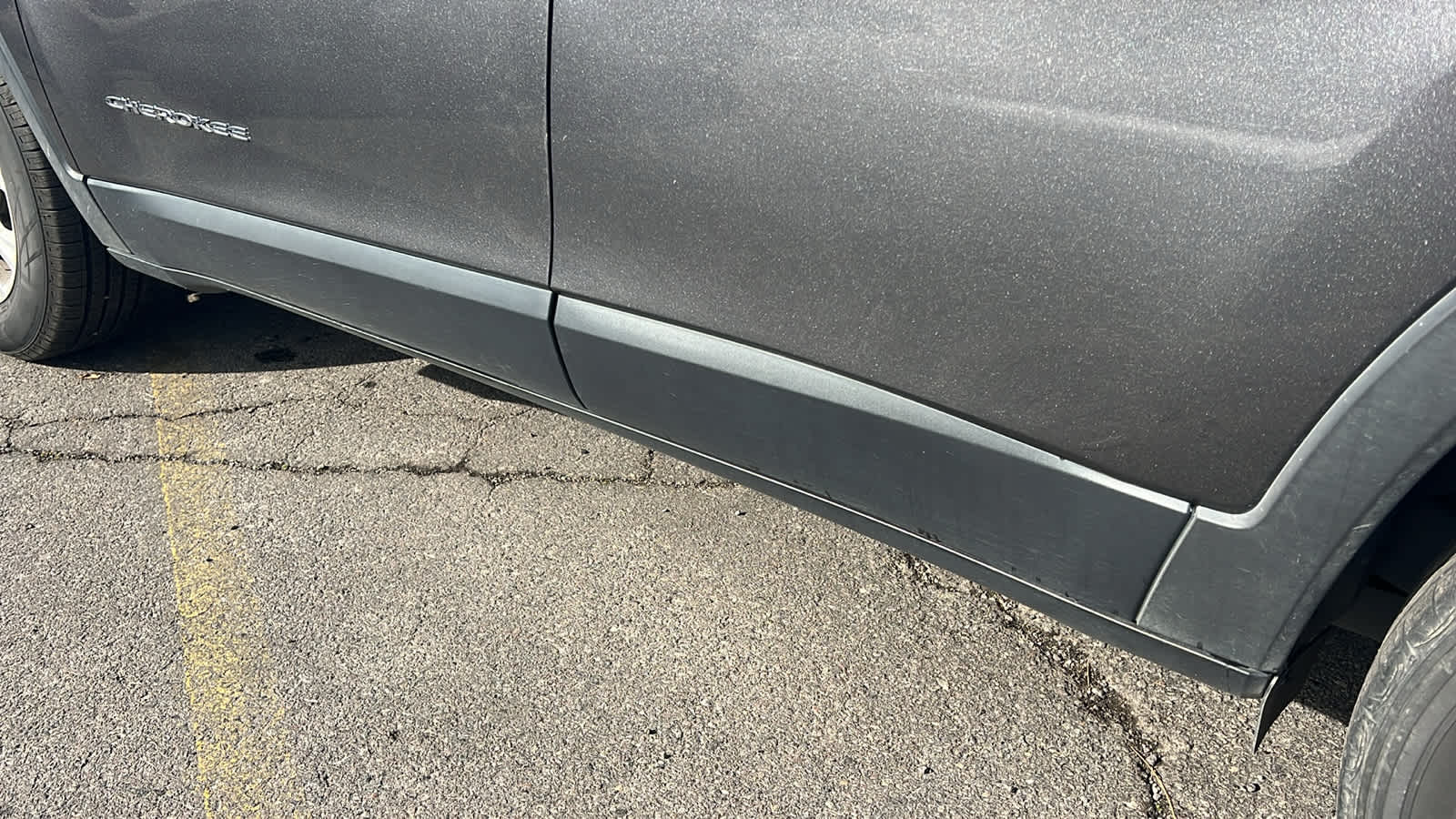 Thumbnail: 2022 Jeep Cherokee - 10