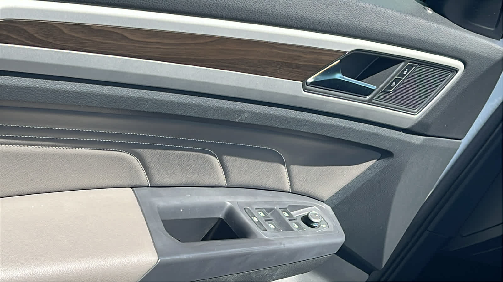 Thumbnail: 2021 Volkswagen Atlas - 22