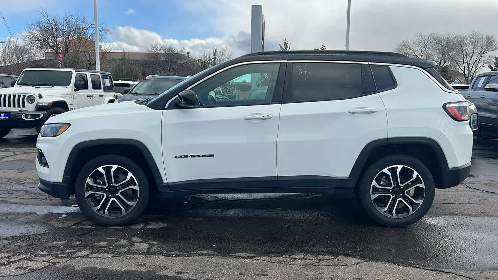 Thumbnail: 2023 Jeep Compass - 8