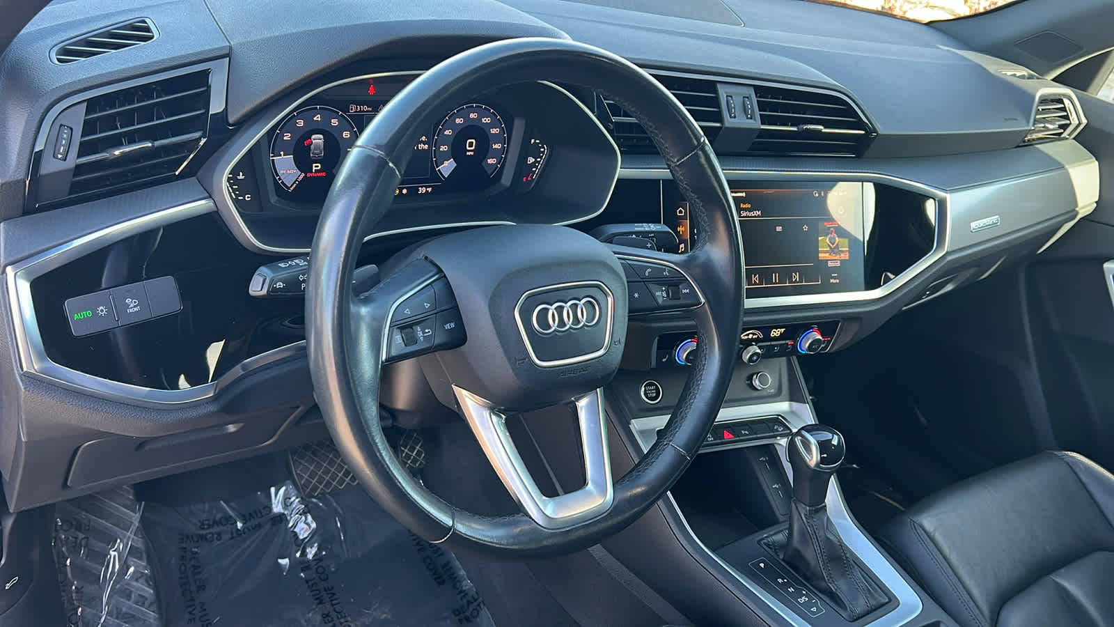 Thumbnail: 2023 Audi Q3 - 10