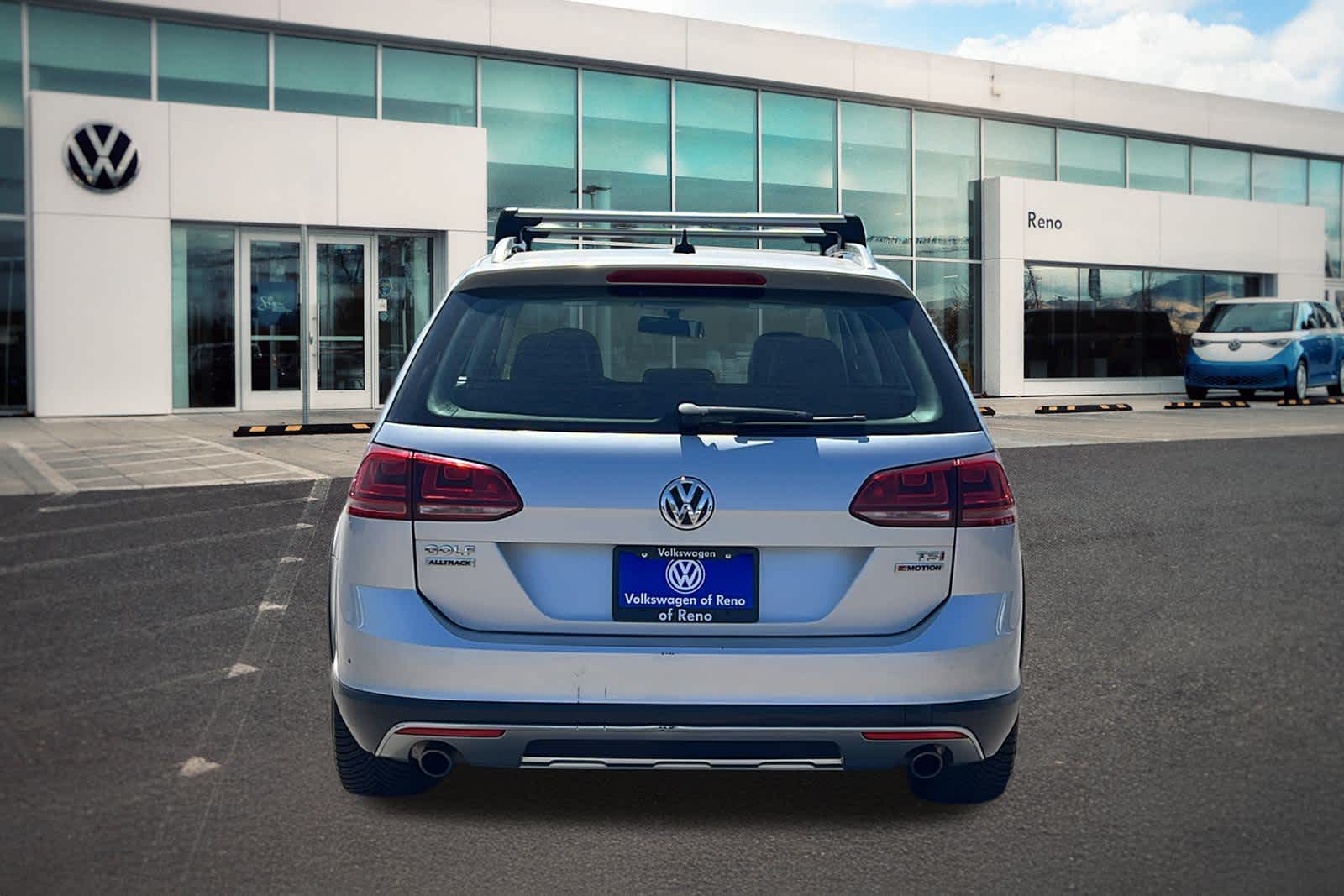 Thumbnail: 2017 Volkswagen Golf - 6