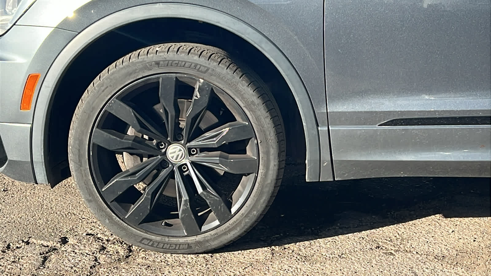 Thumbnail: 2020 Volkswagen Tiguan - 9