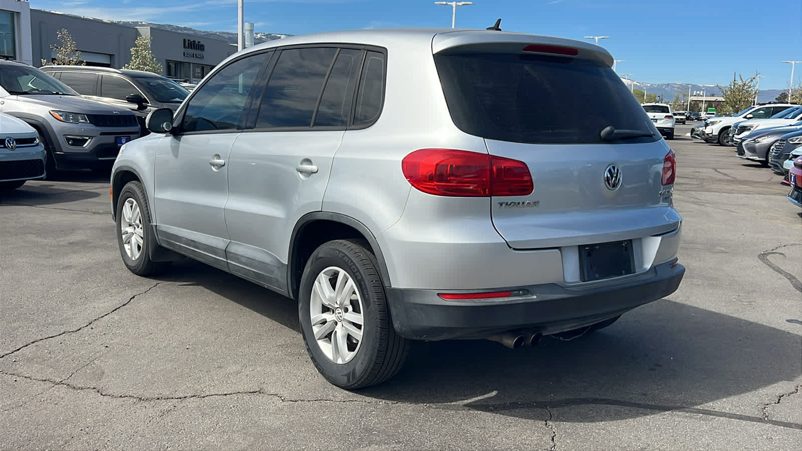 Thumbnail: 2013 Volkswagen Tiguan - 7
