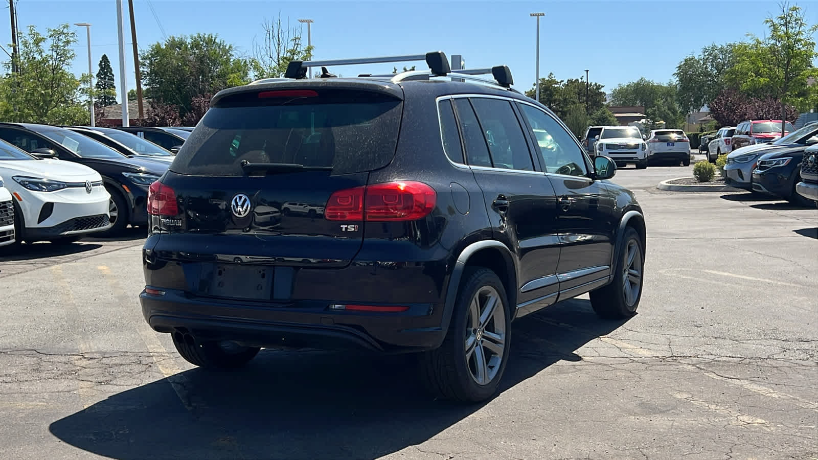 Thumbnail: 2017 Volkswagen Tiguan - 5
