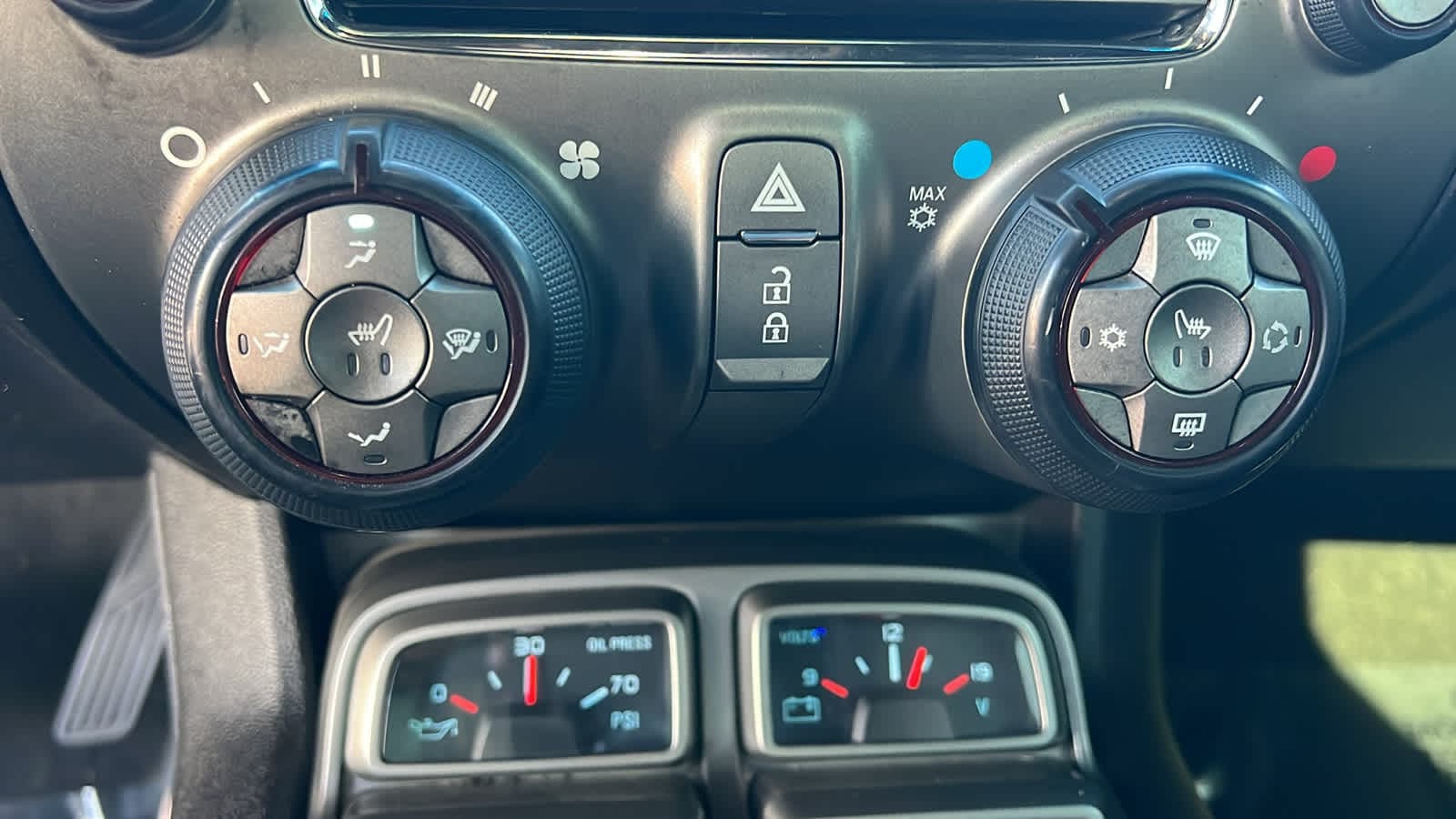 Thumbnail: 2011 Chevrolet Camaro - 14