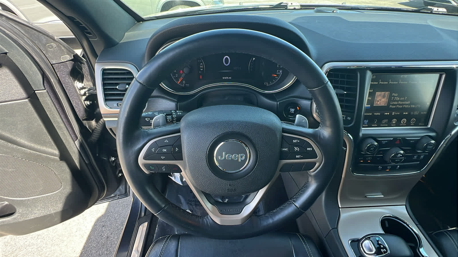Thumbnail: 2015 Jeep Grand Cherokee - 18