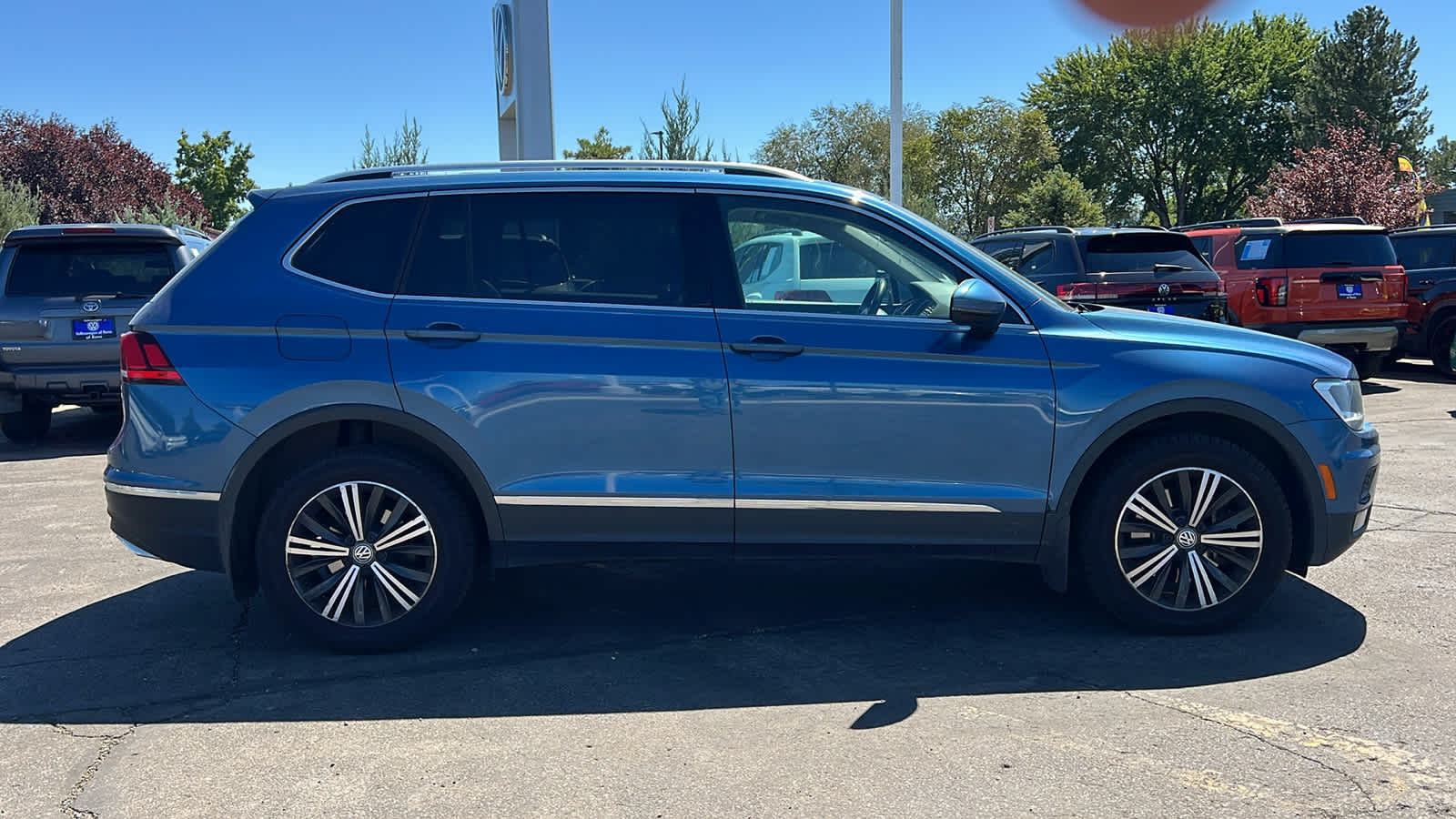 Thumbnail: 2018 Volkswagen Tiguan - 4