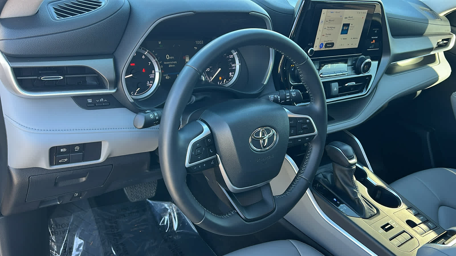 Thumbnail: 2024 Toyota Highlander - 10