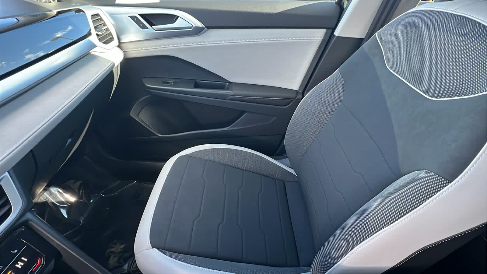 Thumbnail: 2026 Volkswagen Taos - 12