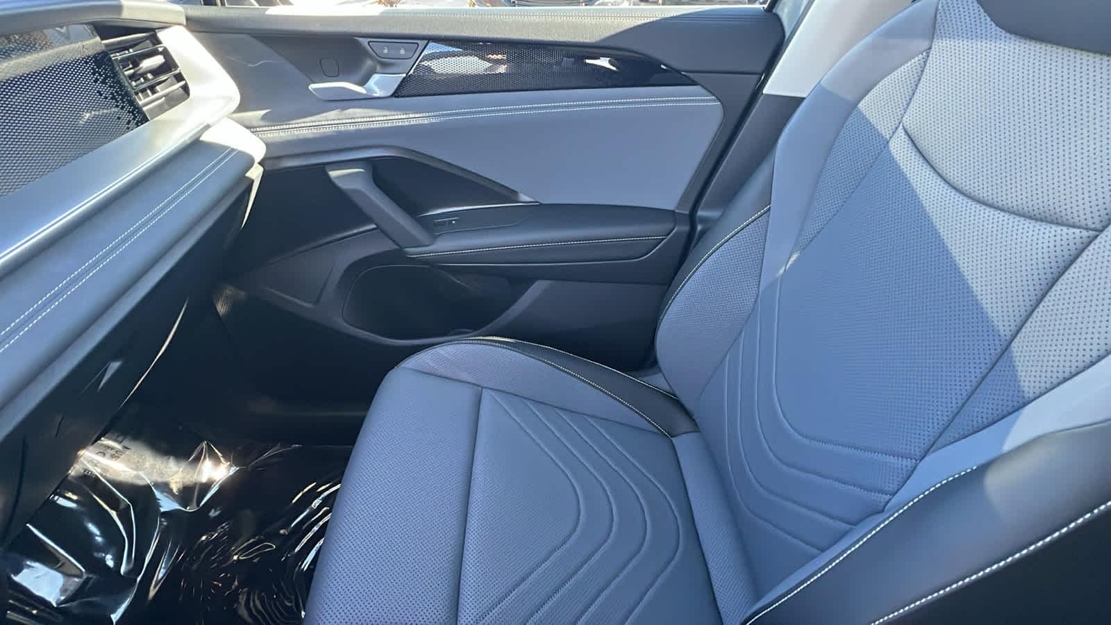 Thumbnail: 2026 Volkswagen Tiguan - 12