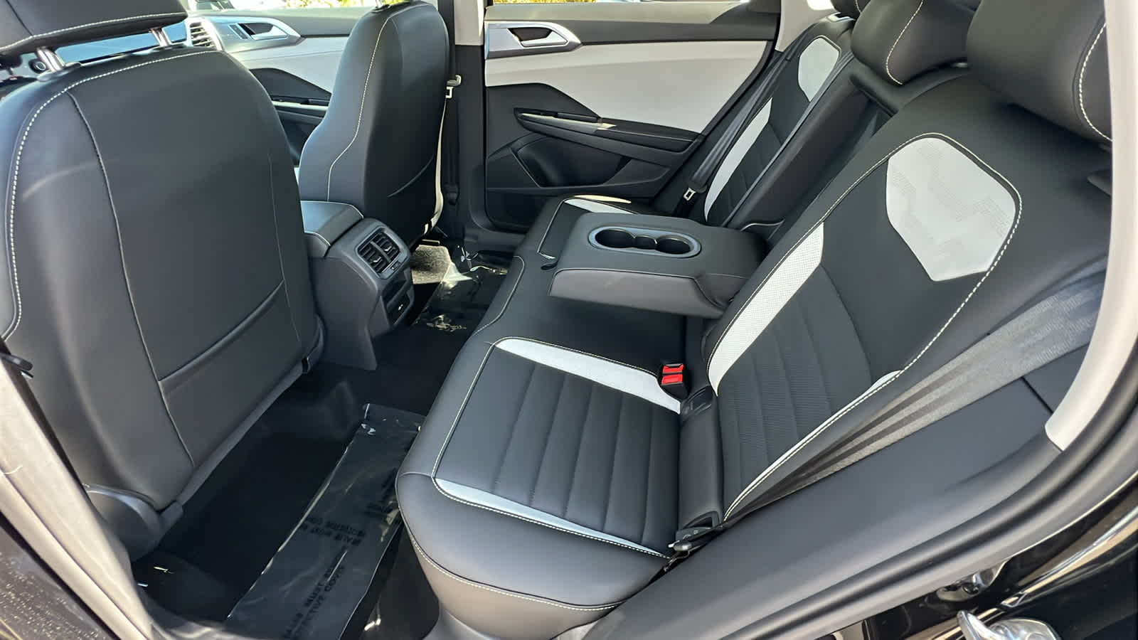 Thumbnail: 2025 Volkswagen Taos - 24