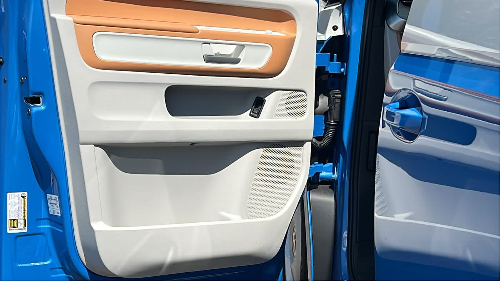 Thumbnail: 2025 Volkswagen ID.Buzz - 23