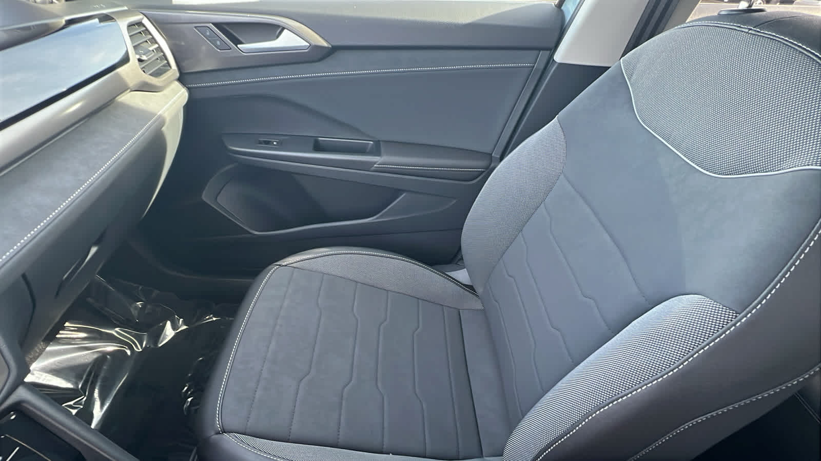 Thumbnail: 2026 Volkswagen Taos - 12