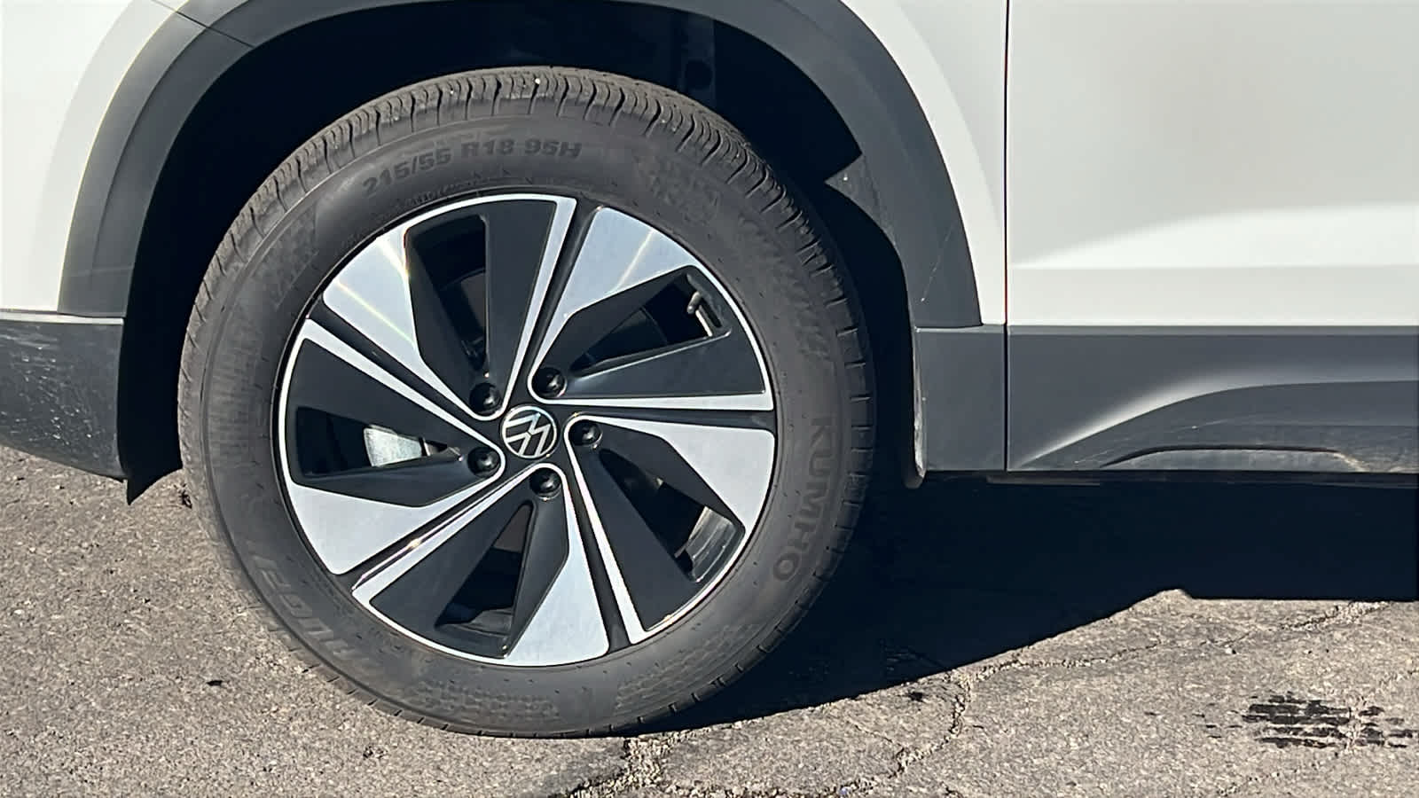 Thumbnail: 2025 Volkswagen Taos - 9