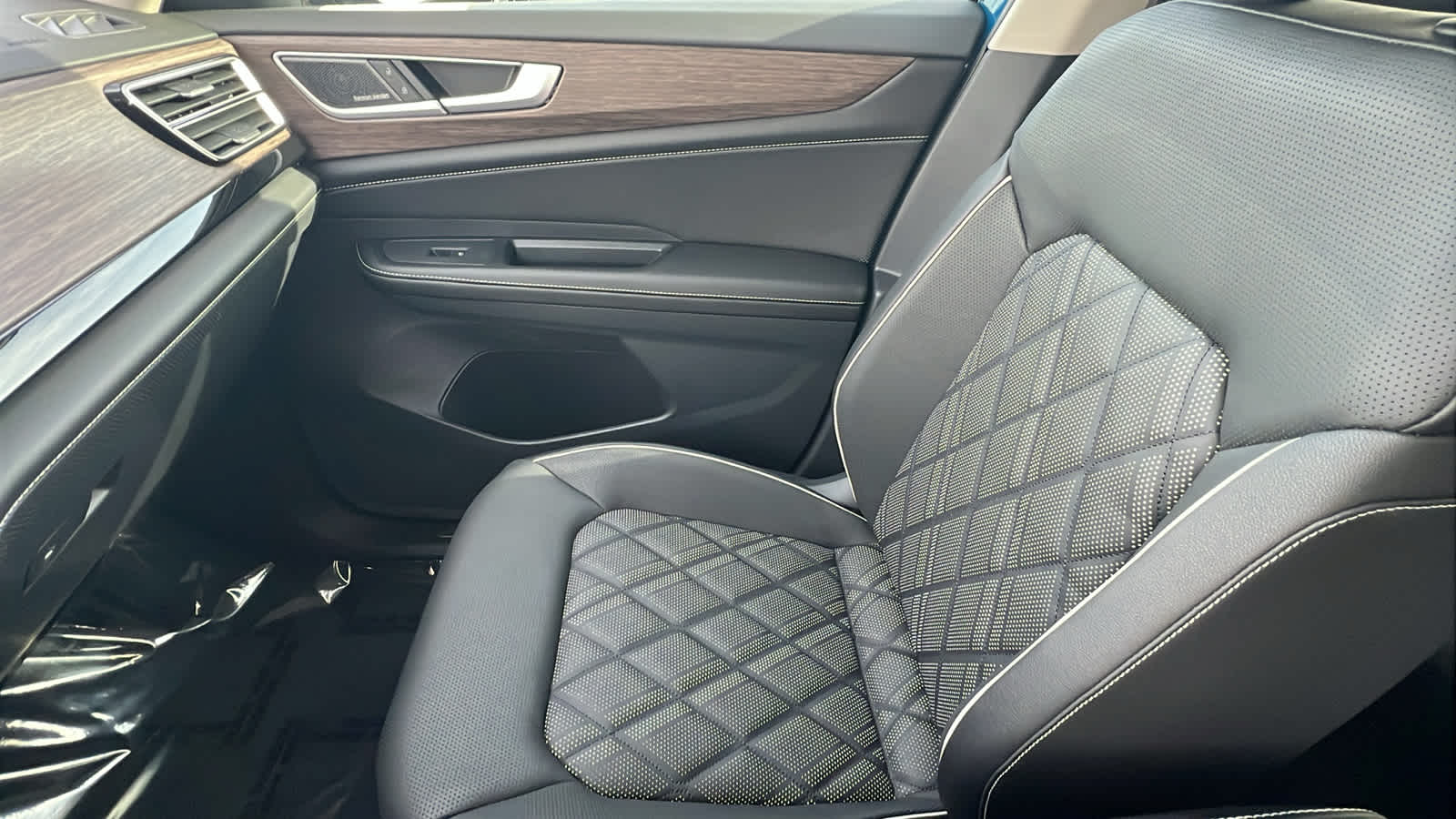 Thumbnail: 2026 Volkswagen Atlas - 12