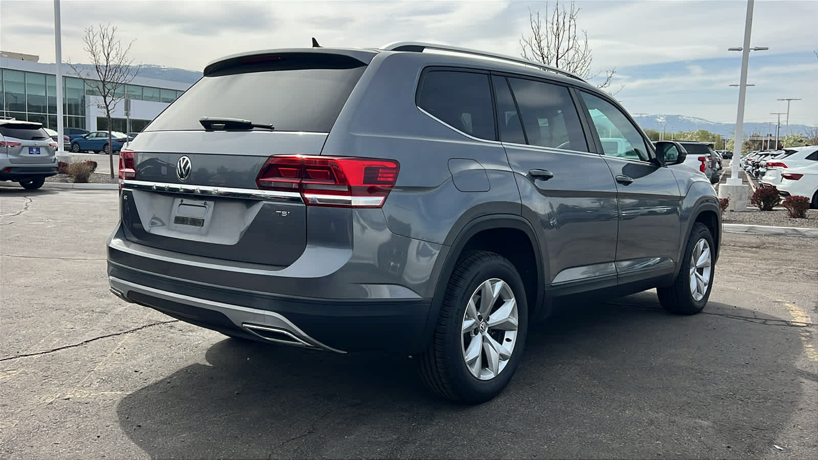 Thumbnail: 2018 Volkswagen Atlas - 5