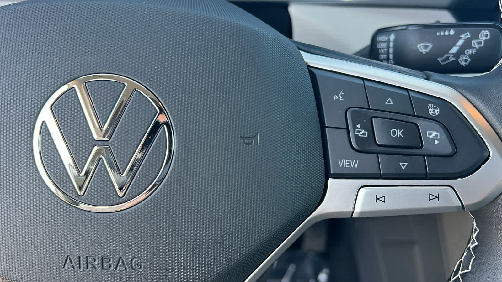 Thumbnail: 2025 Volkswagen Taos - 20