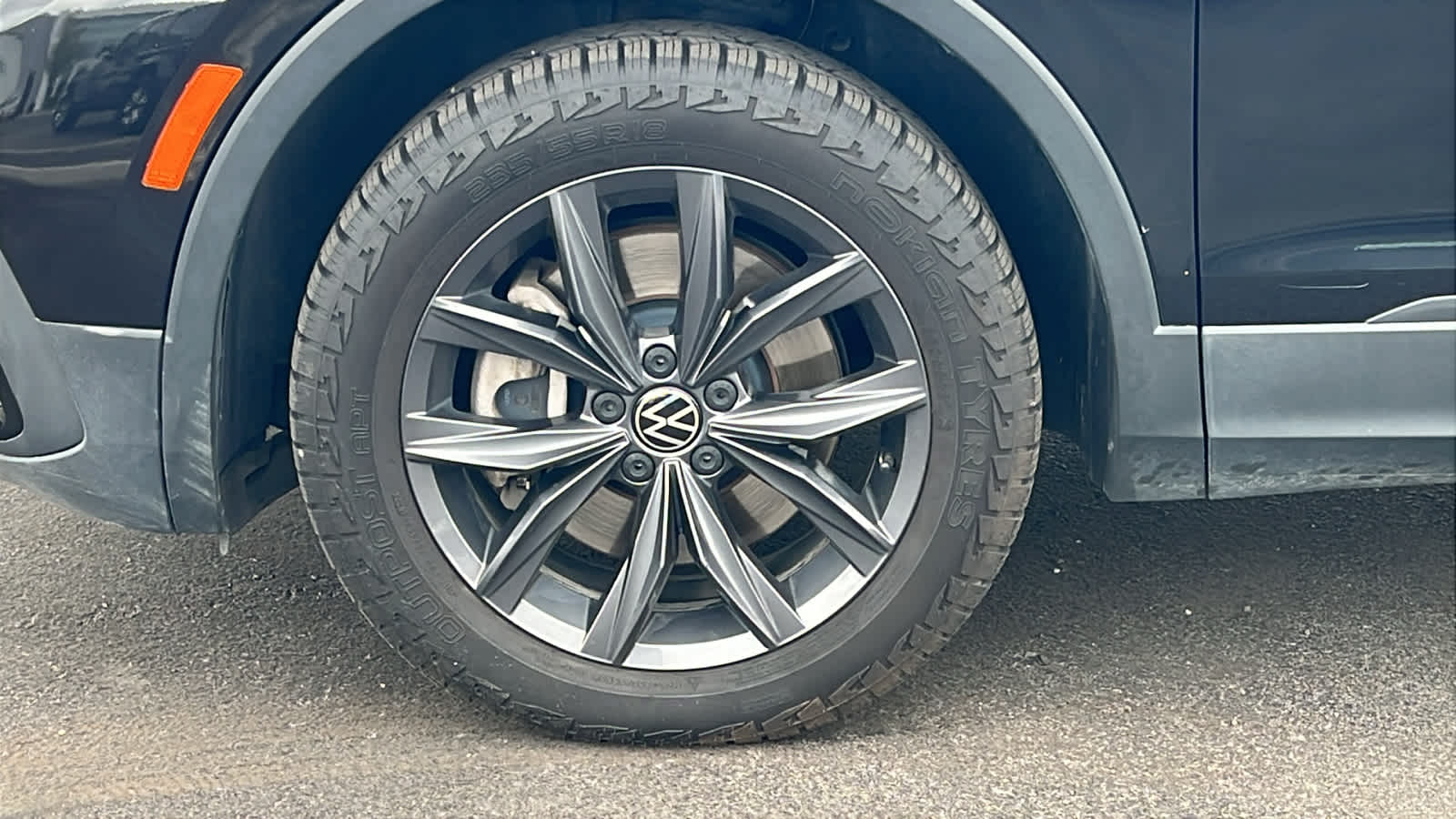 Thumbnail: 2022 Volkswagen Tiguan - 23