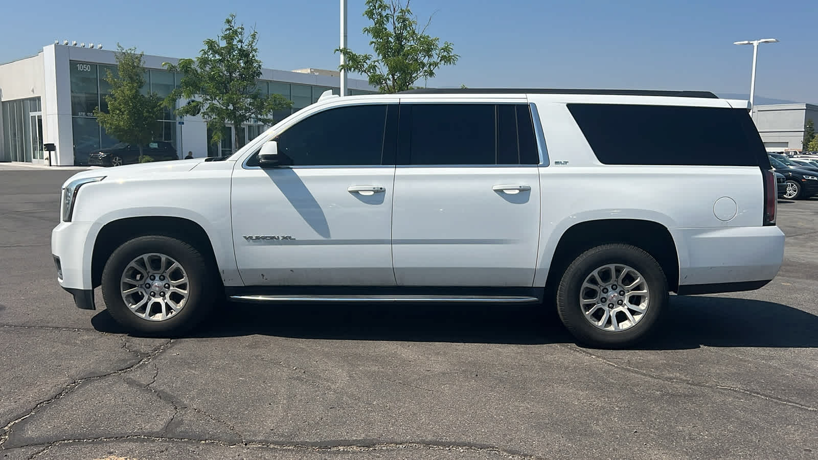 Thumbnail: 2019 GMC Yukon XL - 8