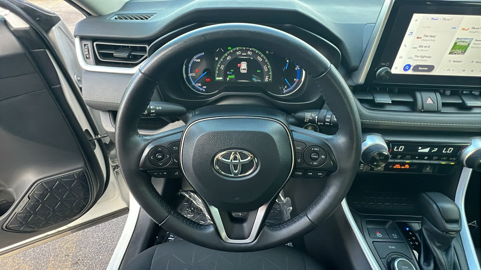 Thumbnail: 2024 Toyota RAV4 - 18