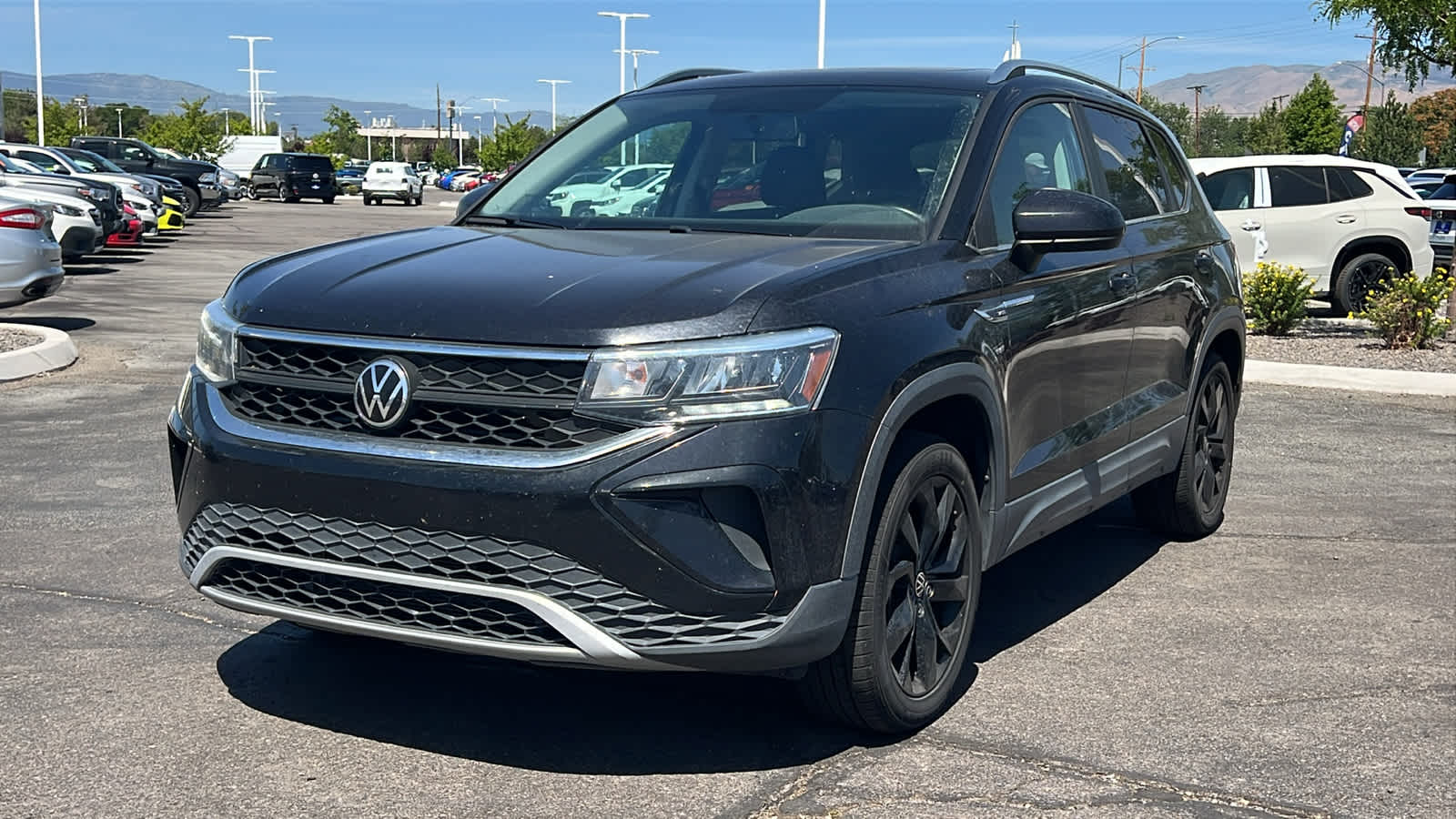 Thumbnail: 2022 Volkswagen Taos - 1