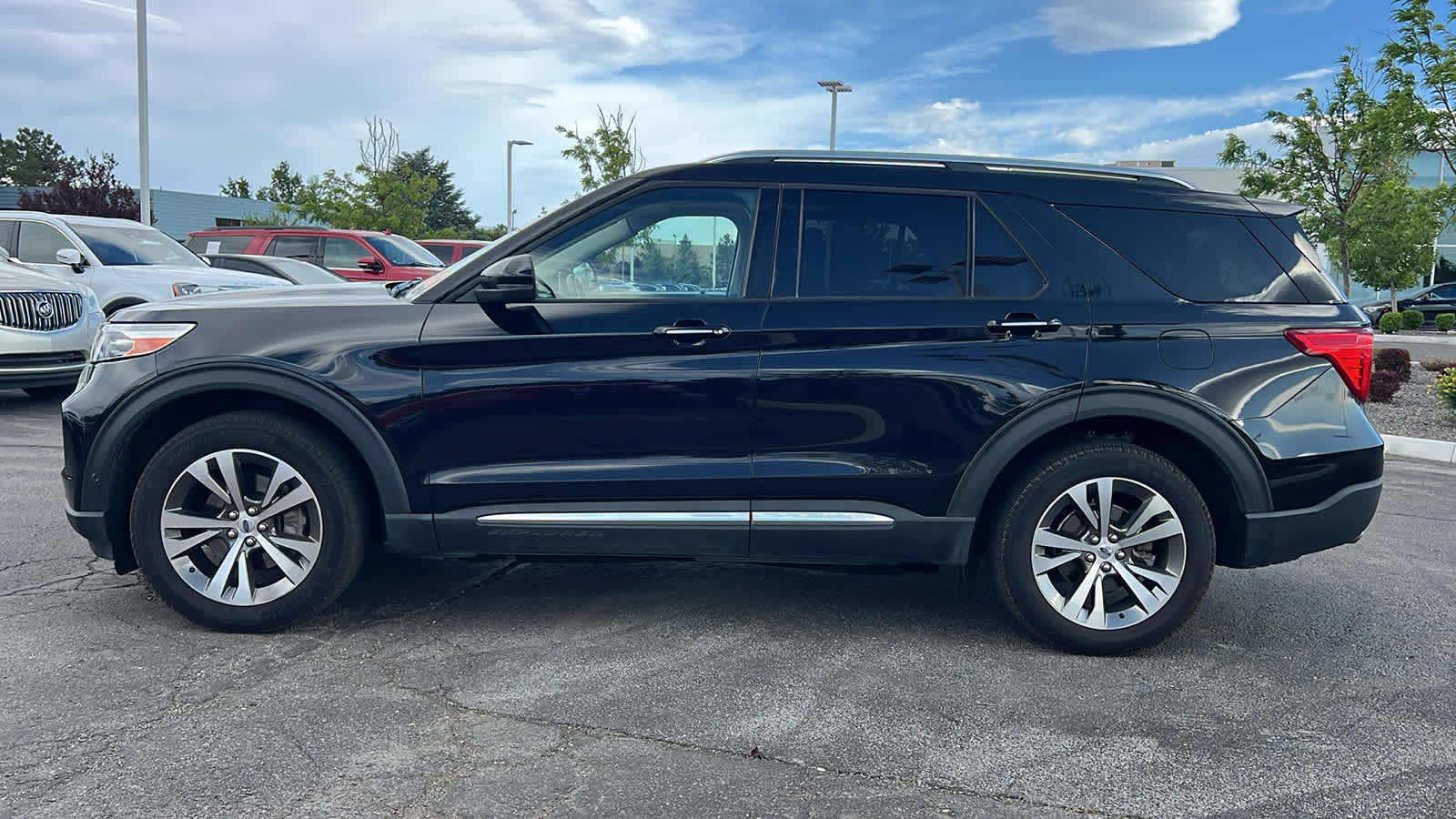 Thumbnail: 2020 Ford Explorer - 8