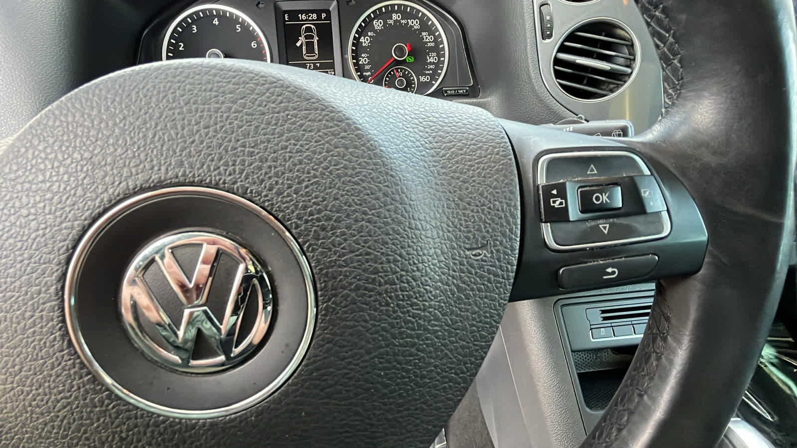 2017 Volkswagen Tiguan Wolfsburg Edition 31