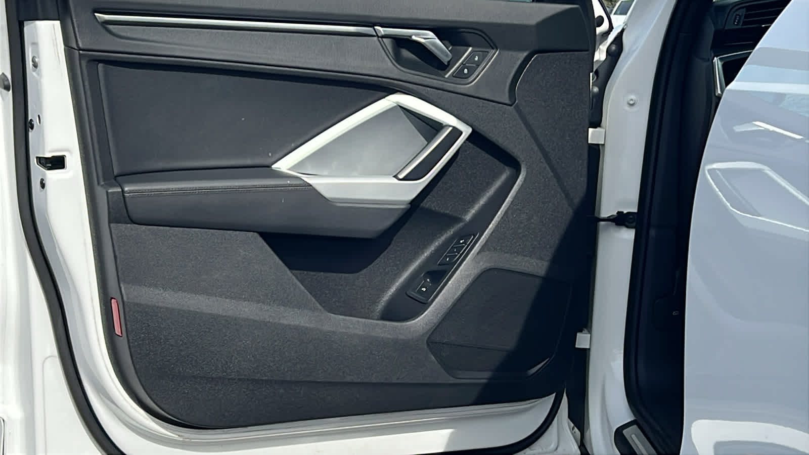 Thumbnail: 2023 Audi Q3 - 23