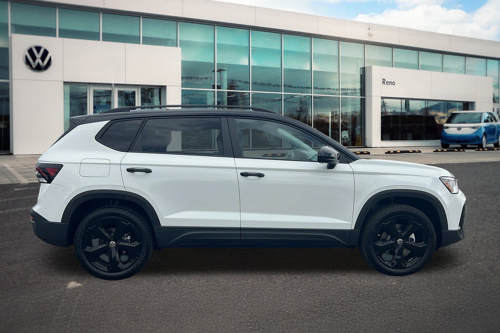 2025 Volkswagen Taos SE photo 4