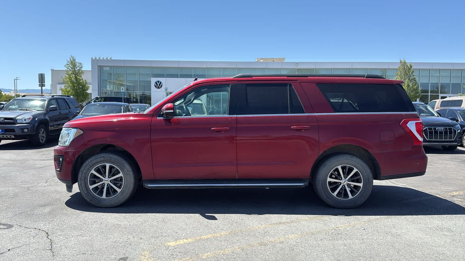 Used 2018 Ford Expedition XLT with VIN 1FMJK1JT4JEA41065 for sale in Reno, NV