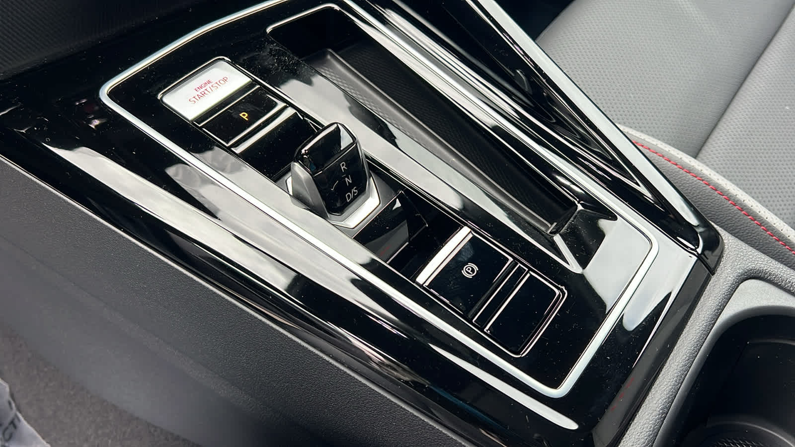 Thumbnail: 2025 Volkswagen Golf - 13