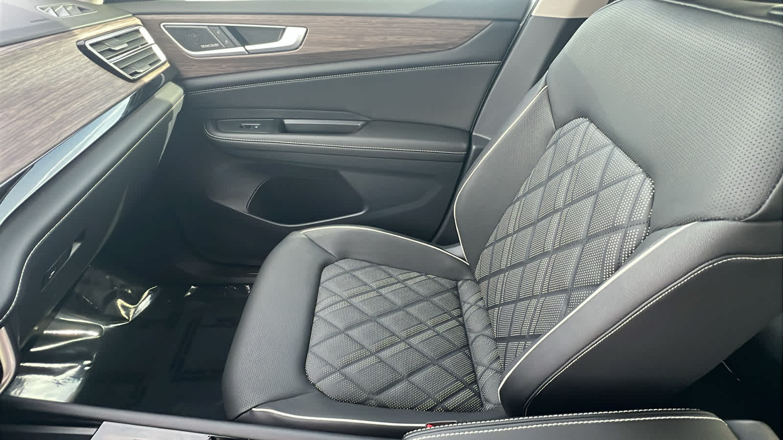 Thumbnail: 2026 Volkswagen Atlas - 12