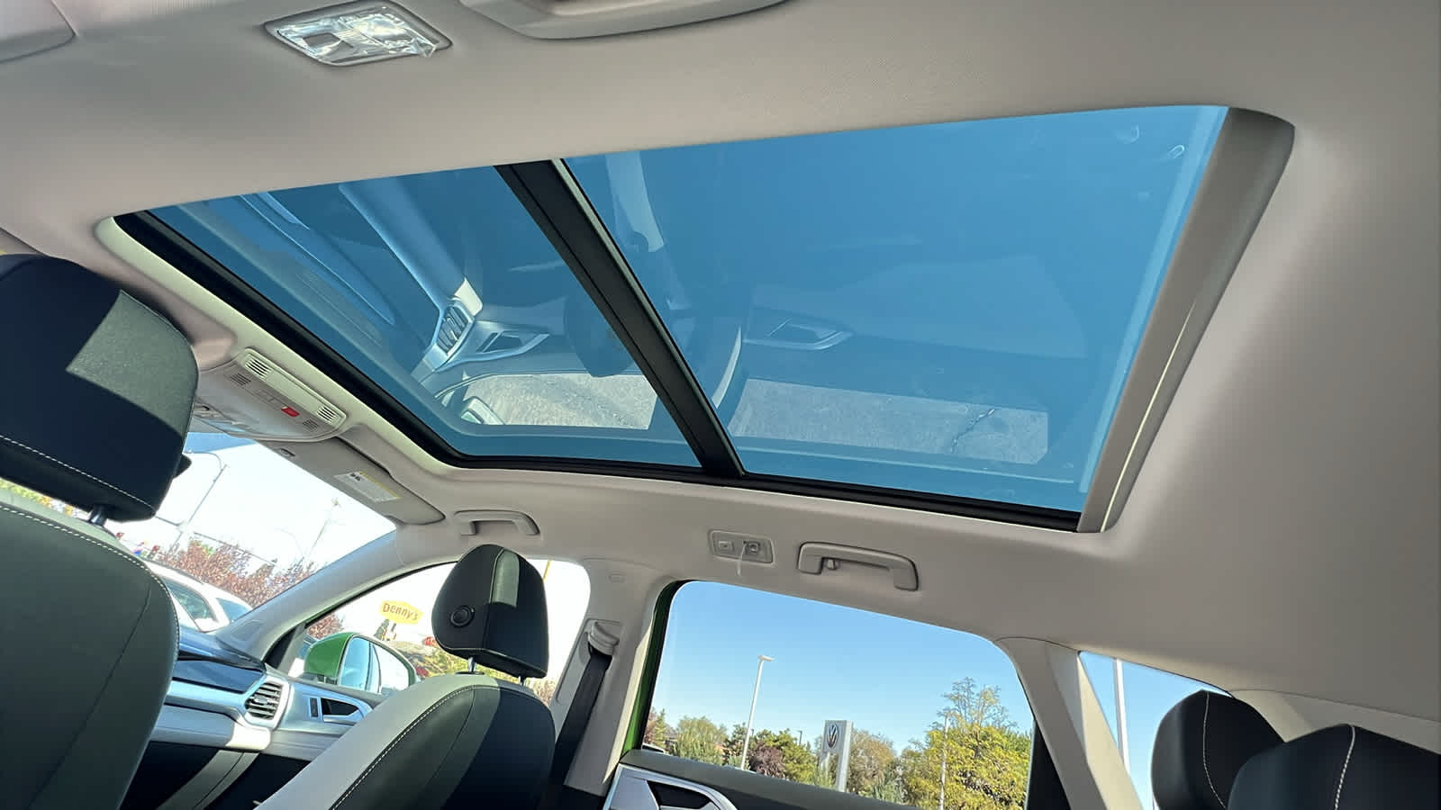 Thumbnail: 2025 Volkswagen Taos - 31