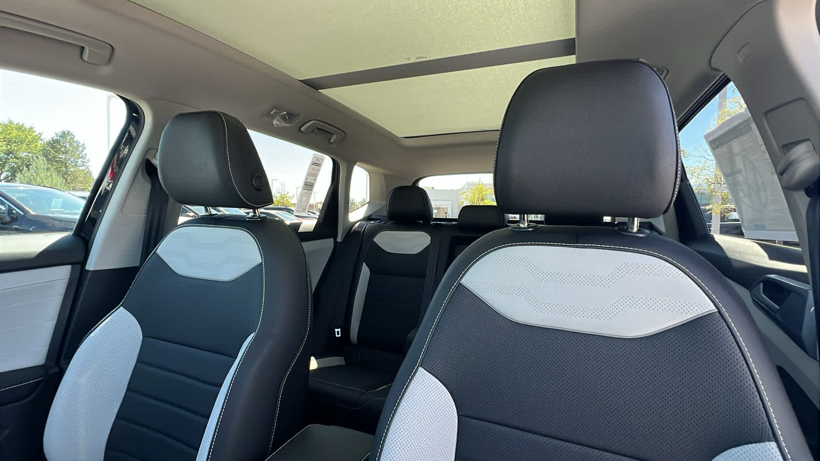 Thumbnail: 2025 Volkswagen Taos - 11