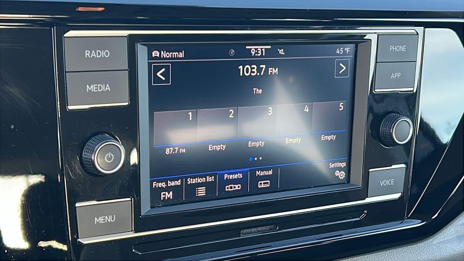 Thumbnail: 2024 Volkswagen Taos - 15