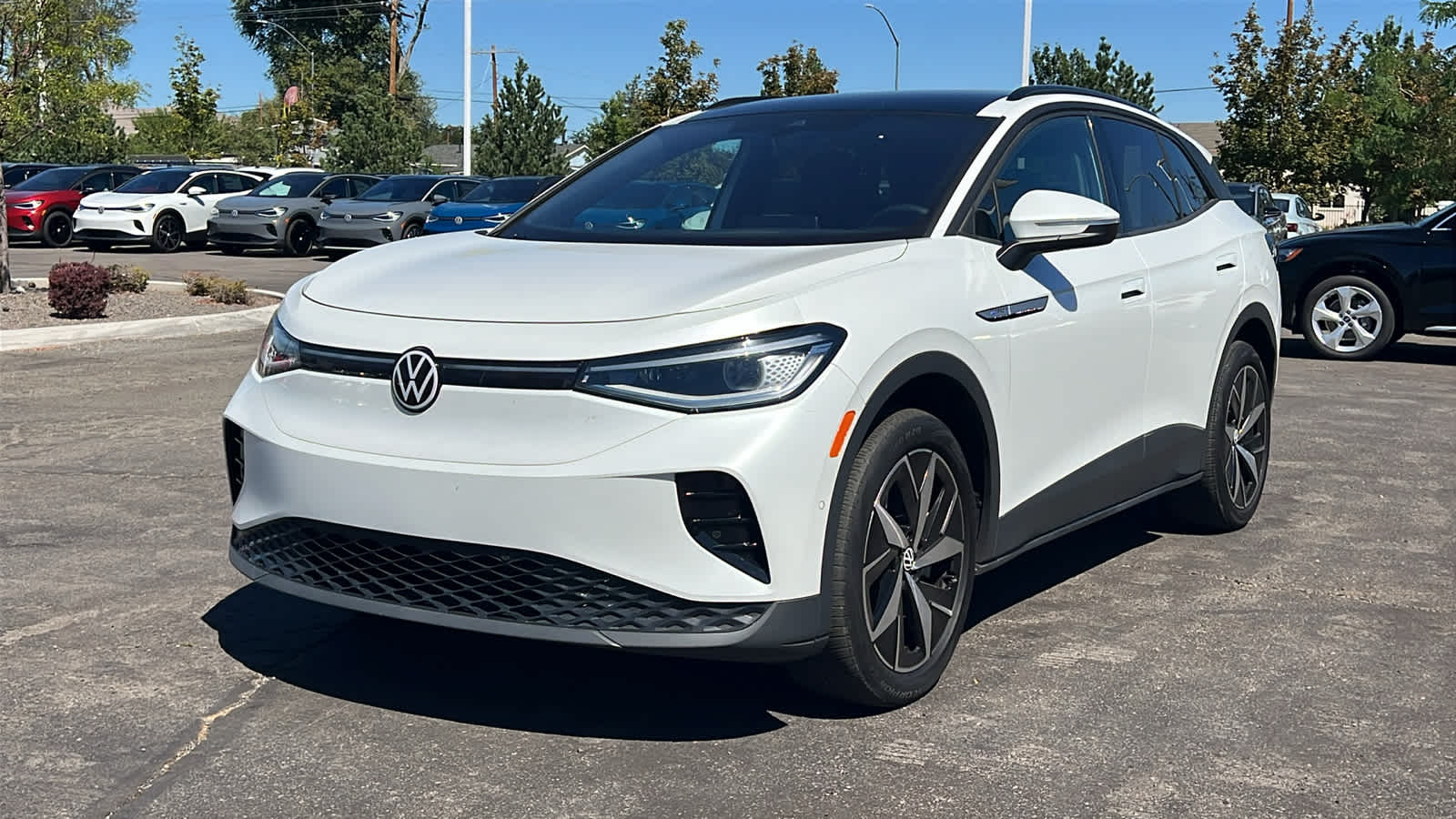 Thumbnail: 2023 Volkswagen ID.4 - 1