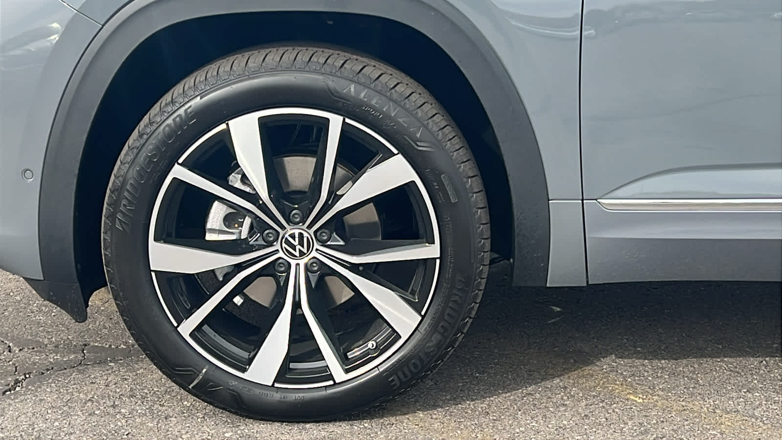 Thumbnail: 2026 Volkswagen Atlas - 9