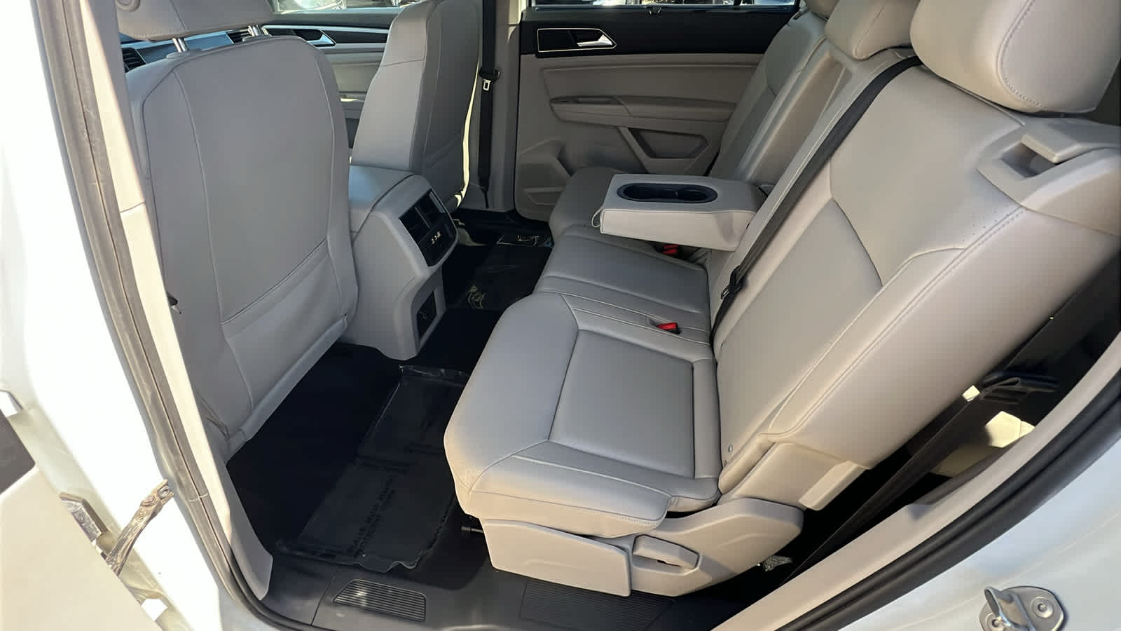 Thumbnail: 2018 Volkswagen Atlas - 24