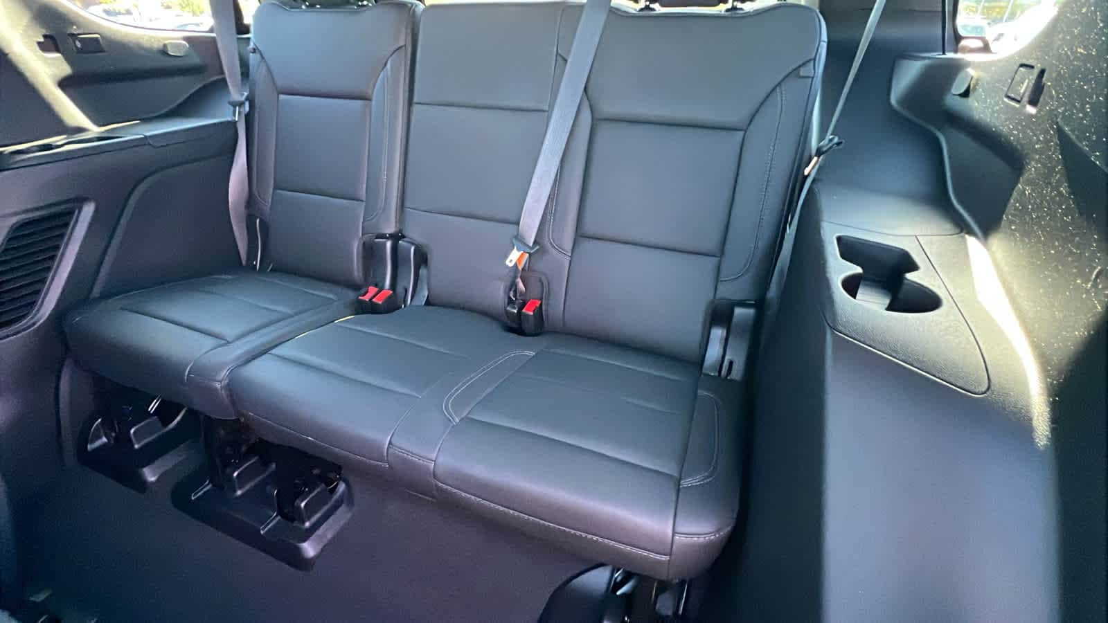 Thumbnail: 2023 Chevrolet Tahoe - 32