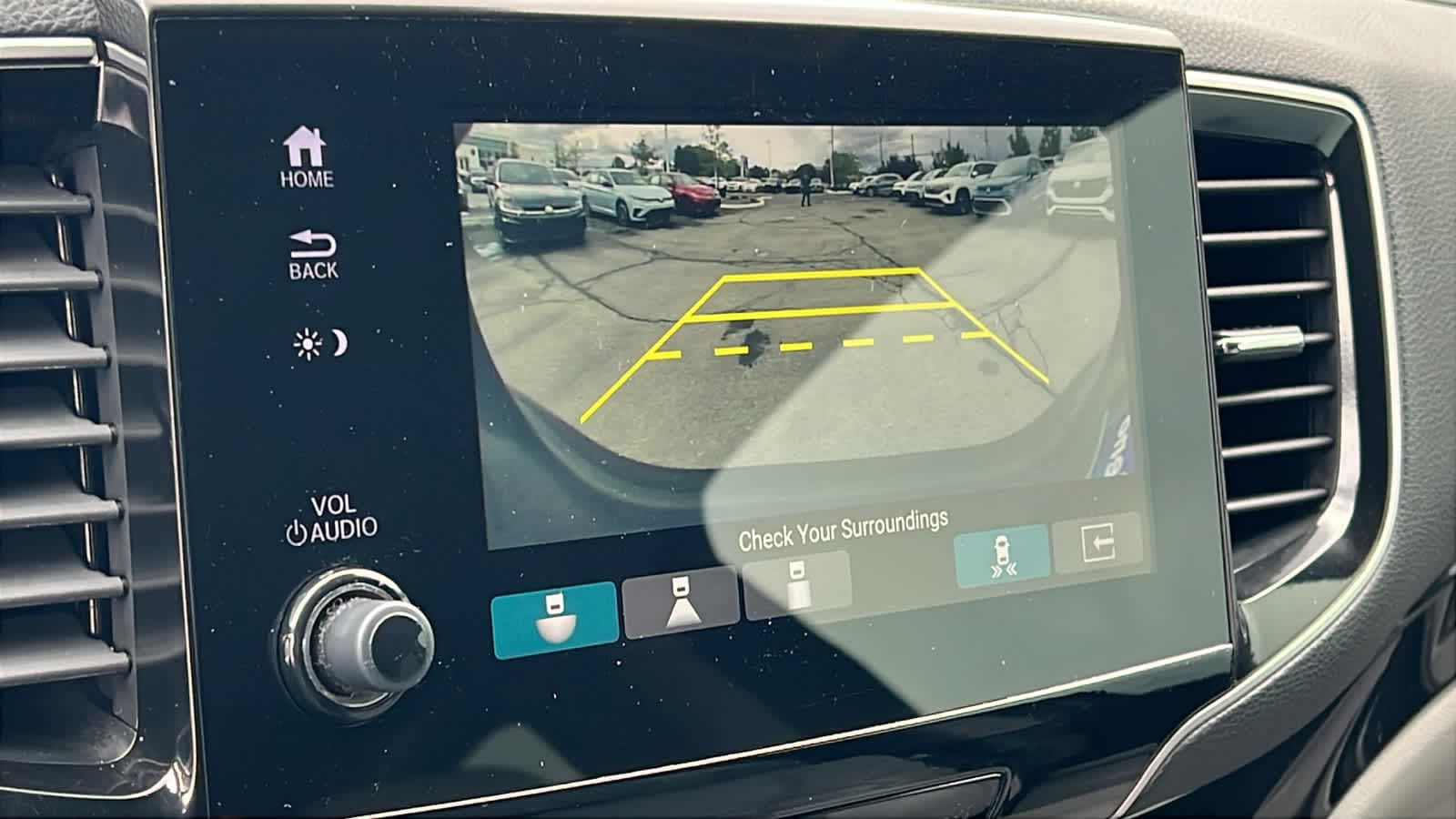 Thumbnail: 2019 Honda Pilot - 16