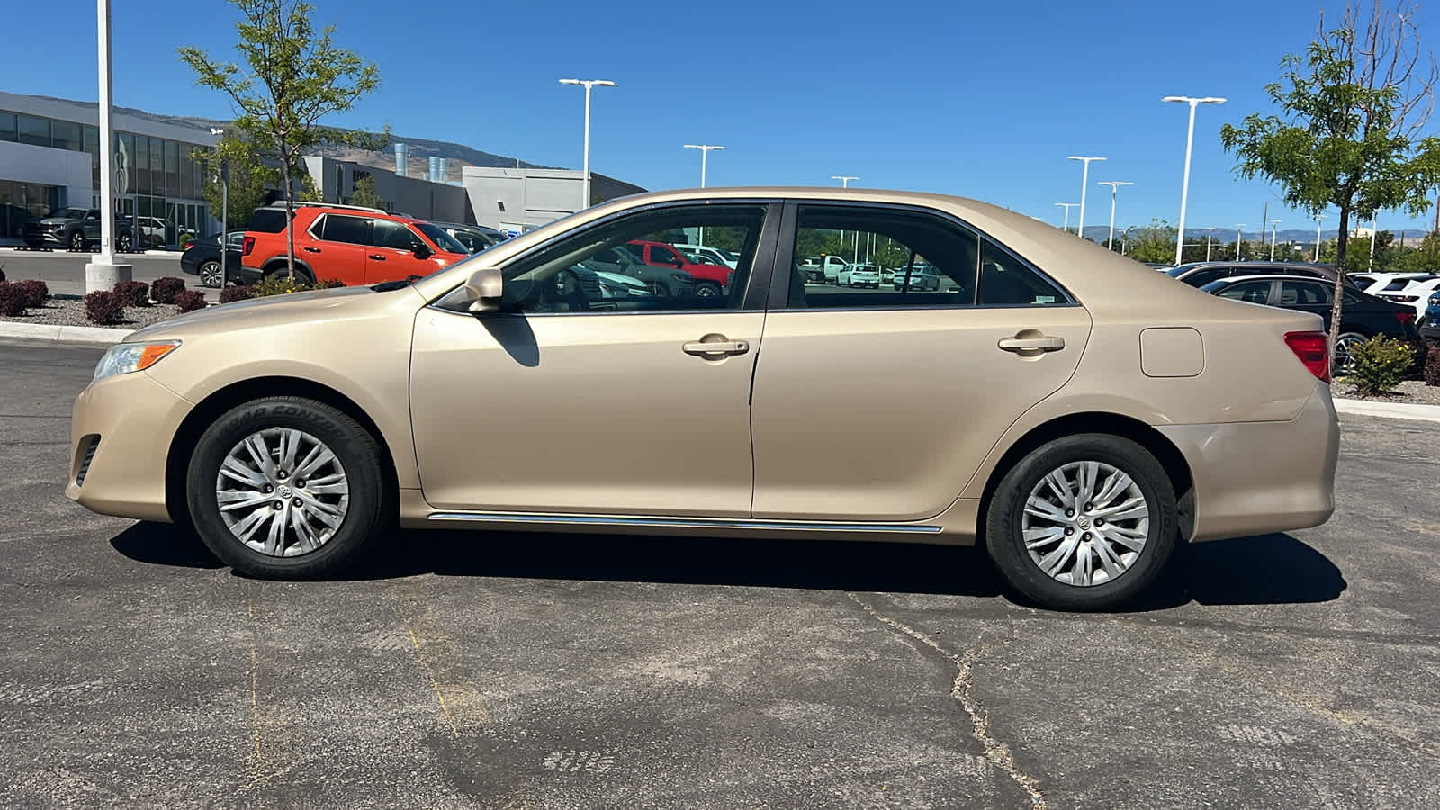 Thumbnail: 2012 Toyota Camry - 8