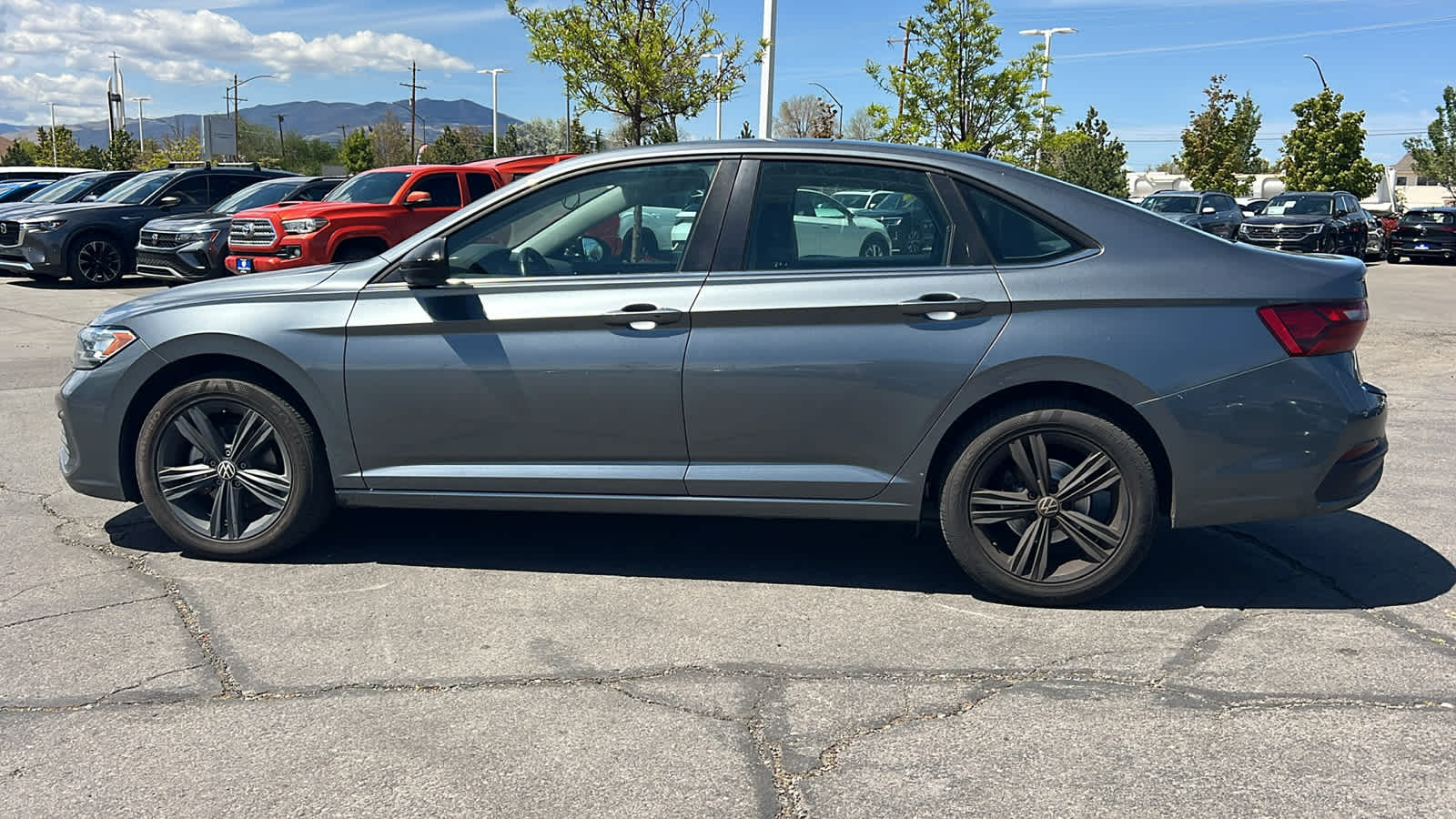 Thumbnail: 2022 Volkswagen Jetta - 8