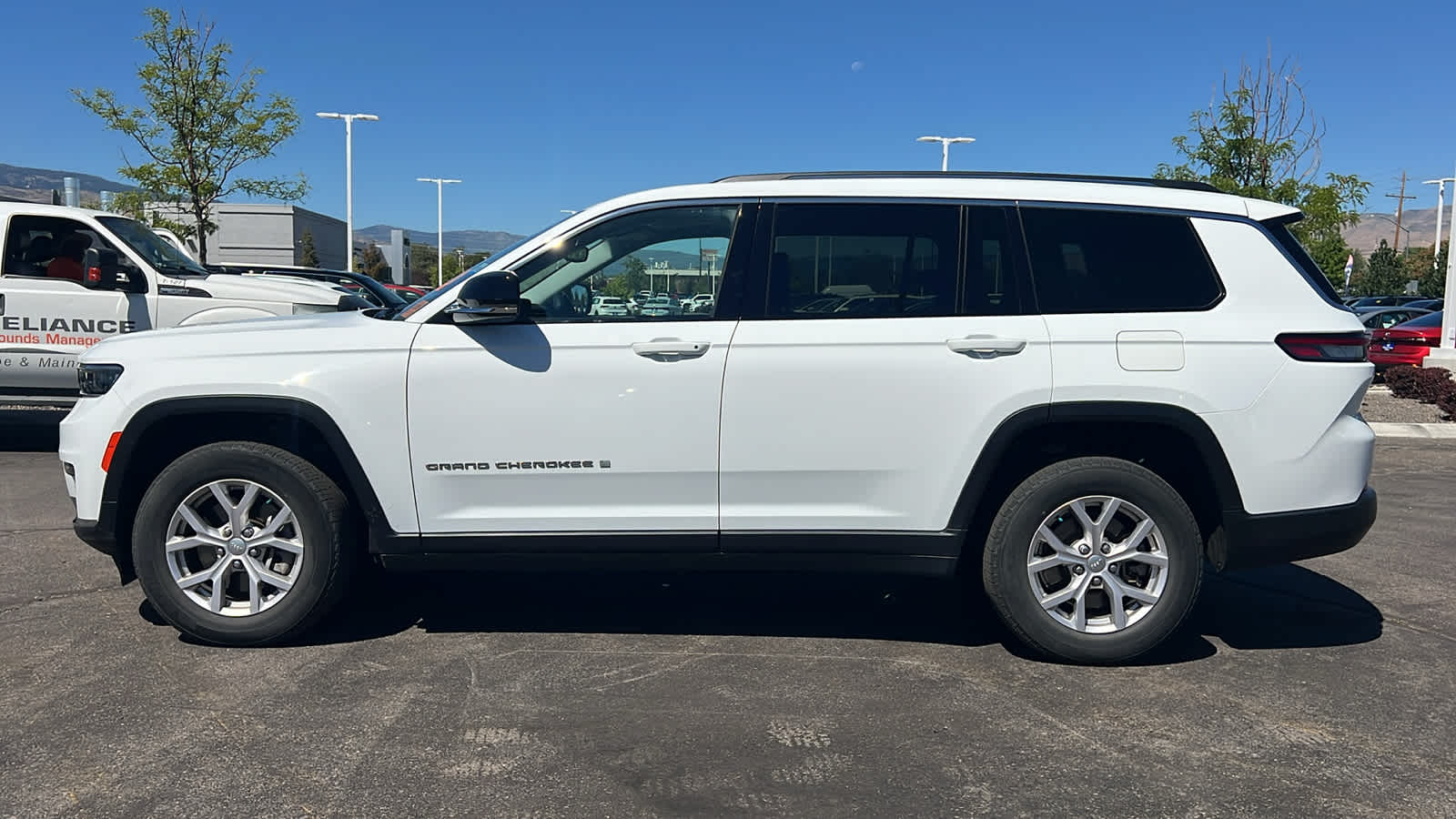 Thumbnail: 2021 Jeep Grand Cherokee L - 8