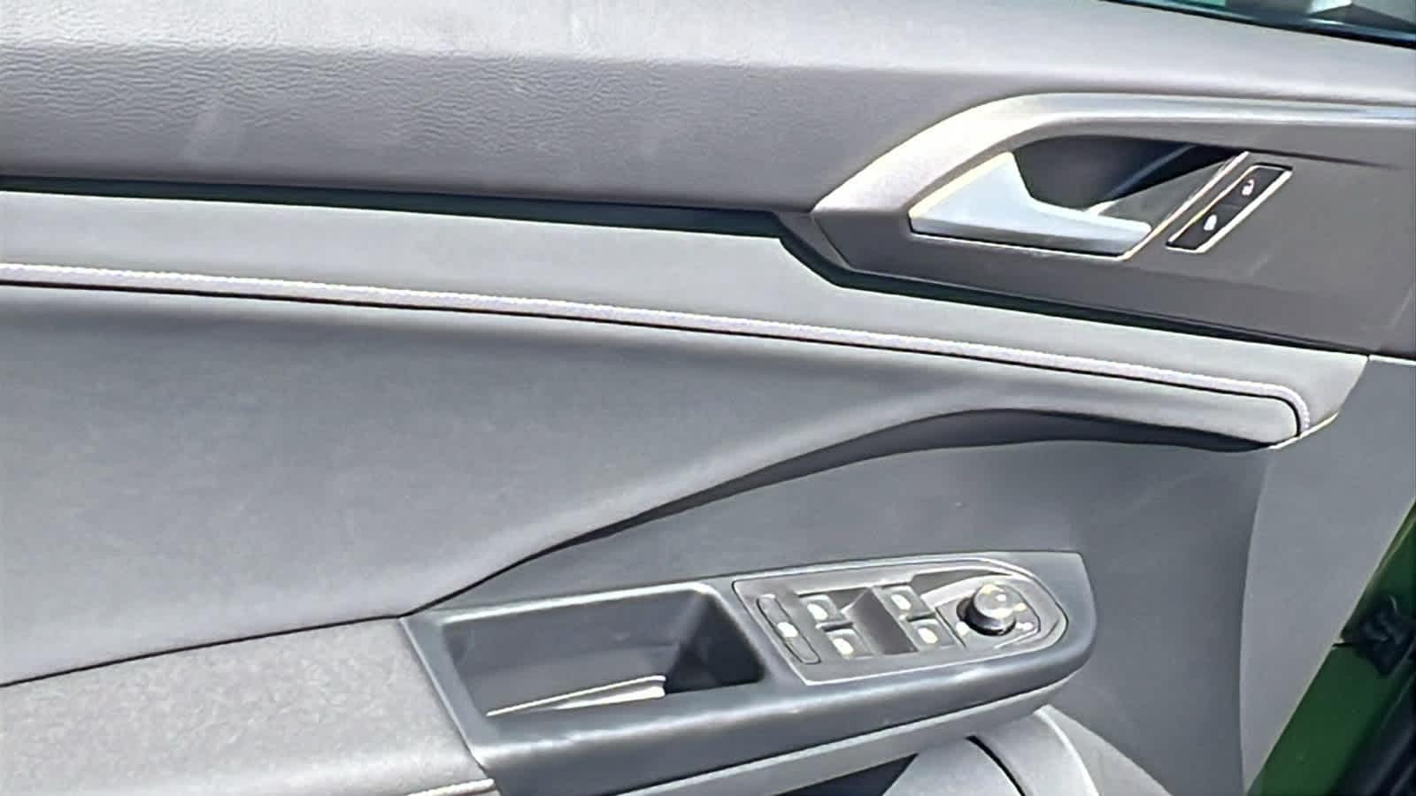 Thumbnail: 2025 Volkswagen Taos - 22